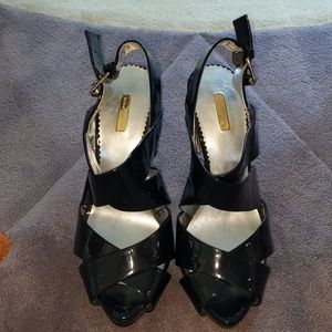 Report Signature Heels